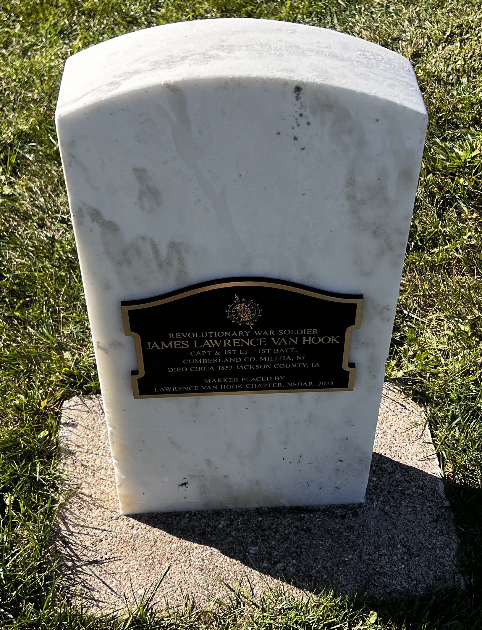 DAR plaque