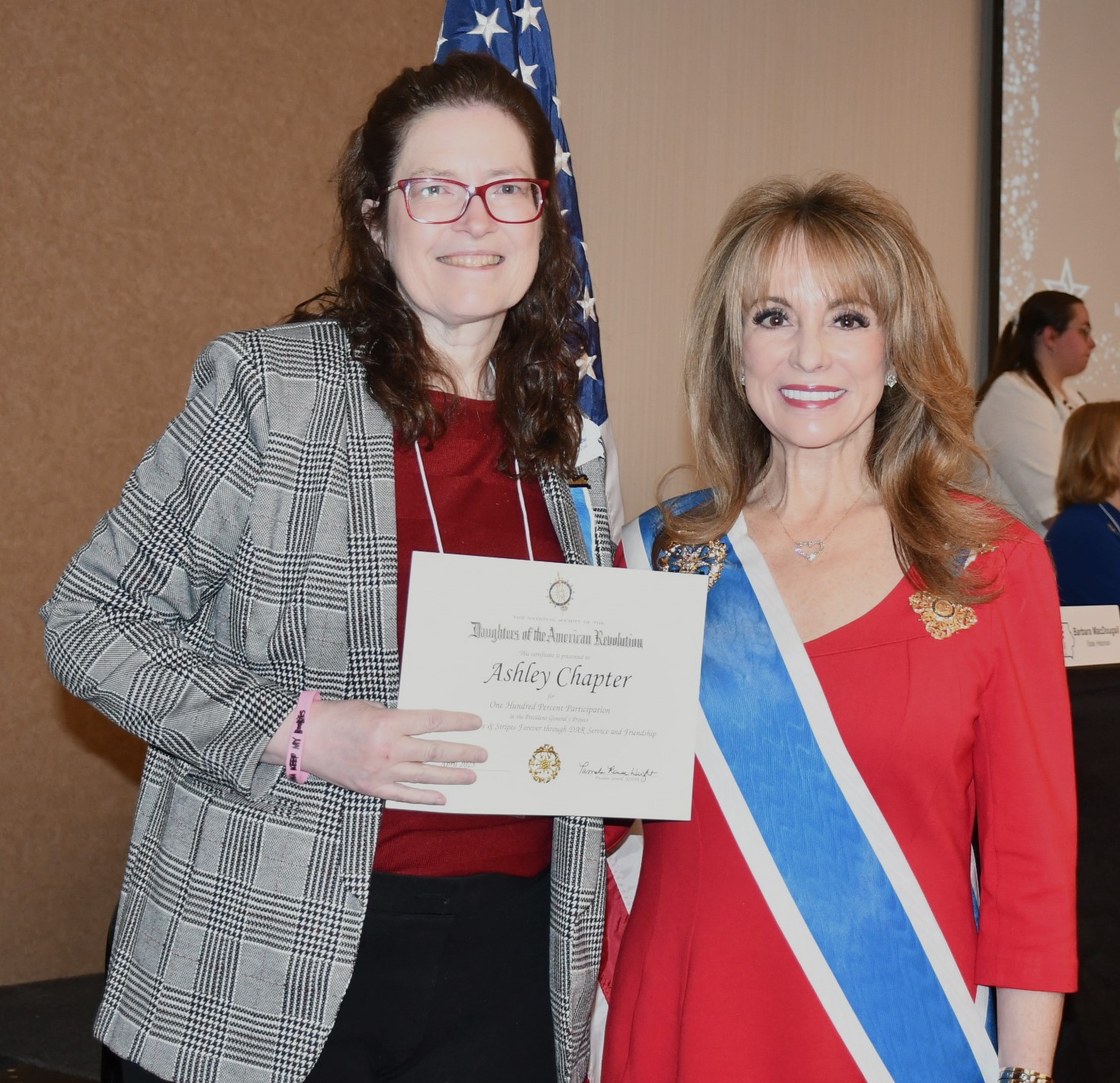 100% certificate
                photo